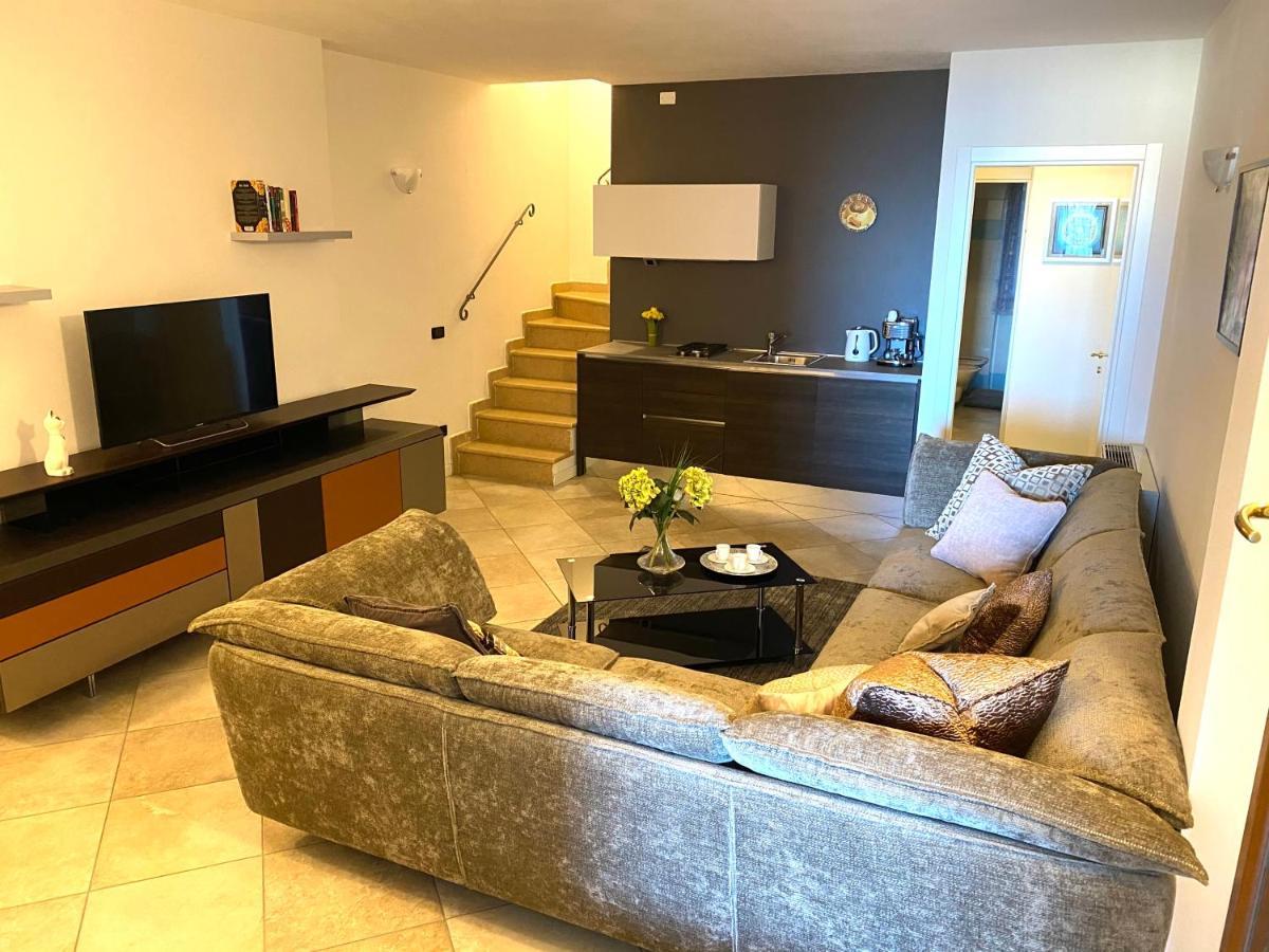 טורי דל בנקו Il Paradiso Apartments Great View Gardasee מראה חיצוני תמונה